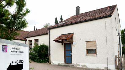 Bild: Petra Hartl
Die Hausmeisterwohnung des Ämtergebäudes an der Adalbert-Stifter-Straße. Sie wird jetzt umgebaut.