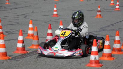 Bild: kro
Rasanter Kartsport wurde beim 41. ADAC-Jugend-Kart-Slalom des AC Waldershof geboten.