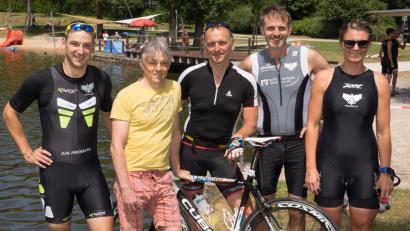 Bild: wat
Die Triathleten beweisen schon mal, wie fit sie sind.