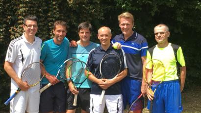 Bild: exb
Die Herren 40 des TSV Detag Wernberg steigen in die Bayernliga auf (von links): Peter Meier, Peter Toman, Alexander Cistecky, Simon Dobmeier, Holger Weiß und Jiri Ruzicka. Es fehlt Jürgen Nimbs.