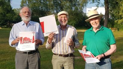 Bild: Ursula Siller
V.l.n.r.: Franz Ippisch (35 Jahre Mitgliedschaft), Hannsjörg Bergmann (45 Jahre Mitgliedschaft), Konrad Merk (45 Jahre Mitgliedschaft