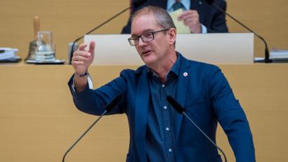 Bild: Lino Mirgeler
Der Grünen-Abgeordnete Thomas Mütze sieht die CSU in einer Notlage.