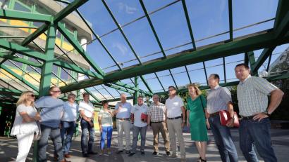 Bild: wsb
Die Kreistagsmitglieder der SPD, an der Spitze der Fraktionsvorsitzende Winfried Franz, sind beeindruckt von den schulischen Angeboten der Krötensee-Mittelschule.