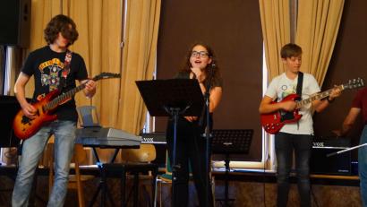 Bild: AGR
Beim Vorspielabend brachten die Musikschüler eine große Bandbreite an Rhythmen und Klängen zu Gehör.
