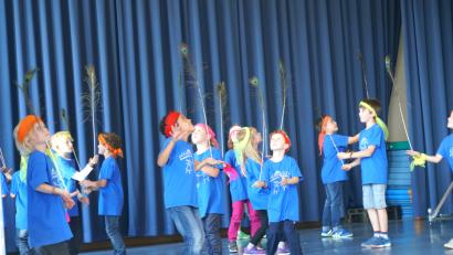 Bild: fvo
Keine einfache Übung: Los Balanceiros balancieren Federn.