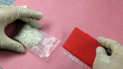 Bild: Gerhard Götz
Sichergestelltes Crystal, fotografiert bei der Kriminalpolizei in Weiden.