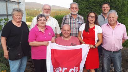 Bild: exb
Der Verdi-Ortsverein mit (von links) Christian Biegerl, Christa Glatzel, Anita Zeitler, Roland Glatzel, Andreas Gürtler, Herbert Rückerl, Manuela Dietz, Christian Biegerl und Peter Forster will sich weiterhin einbringen.