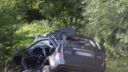 Bild: jma
Der Suzuki wurde bei einem Unfall auf der B 85 total zerstört.