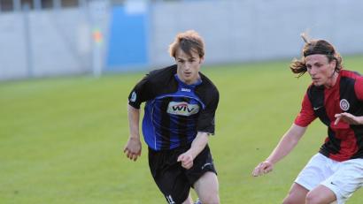 Bild: Alfred Schwarzmeier
Alexander Geiger trug das Trikot der SpVgg SV Weiden von 2007 bis 2010, also in den Jahren der Bayernliga-Meisterschaft und des Regionalliga-Aufstiegs. Seit fünf Jahren ist Geiger (links) nunmehr Trainer beim FC Sturm Hauzenberg. Beim Aufeinandertreffen mit seinem Ex-Verein möchte er natürlich als Sieger vom Platz gehen.