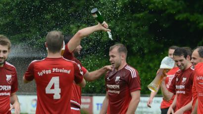 Bild: mhs
Im Mai feierte die SpVgg sensationell den Aufstieg, jetzt beginnt für die Pfreimder das Abenteuer Landesliga: Zum Saisonauftakt tritt der Neuling am Sonntag um 14 Uhr bei Fortuna Regensburg an.