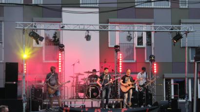 Bild: adj
Die Windischeschenbacher Band "Rock'n Rolla Coaster" ist der richtigen Anheizer.