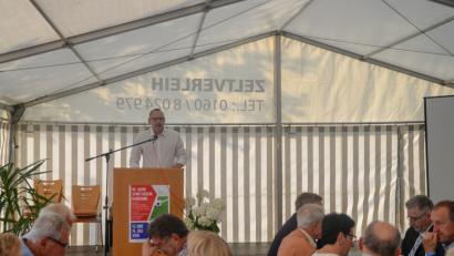 Bild: brü
SV Raigering Vorstand Jürgen Zweck: "Es geht darum zu sehen, was unser Verein, was unsere Gemeinschaft bewegen kann, wenn wir zusammenhalten."