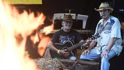Bild: Kunz
Lagerfeuerromantik auf der "Live Stage" mit dem Country-Duo Paul und Harry.