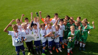 Bild: Roland Fengler
Metropolmeister SpVgg Greuther Fürth und SV Raigering (helle Trikots).