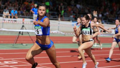 Bild: Kiefner
Kaum hat sich Katrin Fehm von ihrer Bänderverletzung erholt, siegt sie bei der Bayerischen Meisterschaft über 100 Meter.