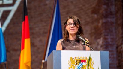 Bild: Lino Mirgeler
Marion Kiechle (CSU), bayerische Kunstministerin, bei einer Rede. Foto: Lino Mirgeler/Archiv