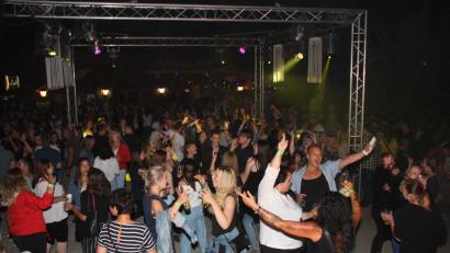 Bild: adj
Abtanzen konnten die Gäste am gut gefüllten Haislstrand am Samstag