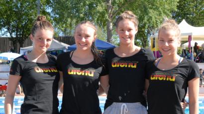 Bild: Gebert, Rudolf
Bei den deutschen Schwimm-Meisterschaften in Berlin geht dieses Quartett des Tirschenreuther Schwimm-Clubs in den Staffelentscheidungen über 4 x 100 und 4 x 200 Meter Freistil an den Start. Von links: Kathrin Bachmeier, Viktoria Bogner, Carina Bönisch und Lena Rath.