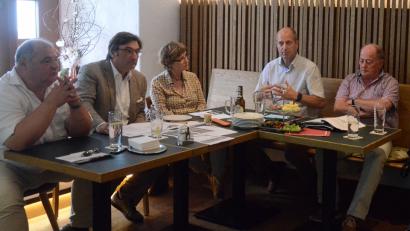 Bild: Kunz
Für CSU-Stadtrat Hans Blum ist ein kostenfreier ÖPNV die Lösung aller Probleme. Der Verkehr müsse raus aus der Innenstadt, forderte er beim Dämmerschoppen der Senioren-Union im Ratskeller.