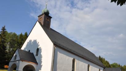 Bild: es
Nach der Außensanierung erstrahlt die Wallfahrtskirche St.Jodok in neuem Glanz