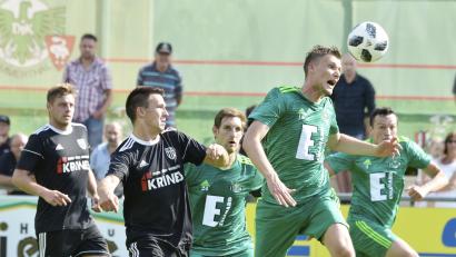 Bild: Ziegler
Sebastian Zecho (rechts) sah Gelb-Rot.