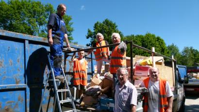 Bild: rn
Das ehemalige Bahnhofsgelände erweist sich als ideales Anlieferzentrum bei den Altpapiersammlungen der Kolpingfamilie.