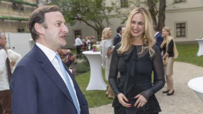 Bild: www.altrofoto.de
Elisabeth von Thurn und Taxi bei den Schlossfestspielen in Regensburg mit ihrem Freund Edward.