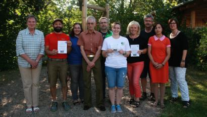 Bild: wro
Das Ferienprogramm steht, informierten die Jugendbeauftragte Andrea Hecht (rechts) und Bürgermeister Wolfgang Braun, zusammen mit den Vertretern der teilnehmenden Vereine. Im Bild von links: Elke Ulrich, Alexander Derwart, Marina Beer, Edwin Ulrich, Günther Hößl, Nina Hartung, Franziska Heindl, Wolfgang Braun, Irene Schön und Andrea Hecht.