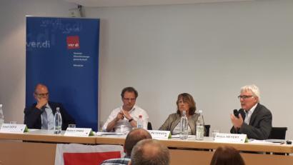 Bild: exb
Auf dem Podium steht die schwierige Lage der Kliniken in der Region zur Diskussion.