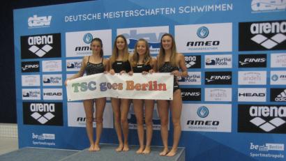 Bild: rbg
Das Tirschenreuther Quartett Kathrin Bachmeier (von links), Carina Bönisch, Lena Rath und Viktoria Bogner schwamm bei den nationalen Titelkämpfen in Berlin auf Platz 14.