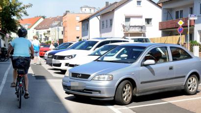 Bild: Stephan Huber
Die Parksituation an der Fleurystraße ist seit Jahren ein Ärgernis für die Radfahrer und Fußgänger. Der Neubau der Straße könnte eine deutliche Verbesserung bringen.