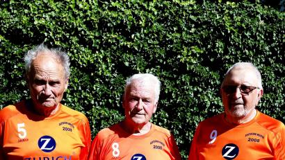 Bild: R. Kreuzer
R. Kreuzer BVS Weiden 1 belegt Platz 2 mit v.l. Sigi Engmann, Hans Stock und Karl Voit