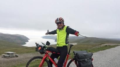 Bild: exb
Welt, lass Dich umarmen – voller Vorfreude ging Wolfgang Stöckl am 14. Juli die letzten Kilometer seiner Rad-Tour ans Nordkap an.