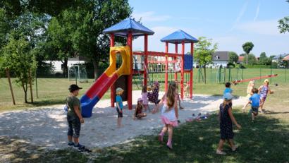 Bild: do
Ein liebgewonnener und kostenloser Service entfällt. Ab Beginn des neuen Kindergartenjahres im September 2018 muss der Kindergarten St. Michael in Schlammersdorf auf die Dienste eines Kindergarten-Busses verzichten.
