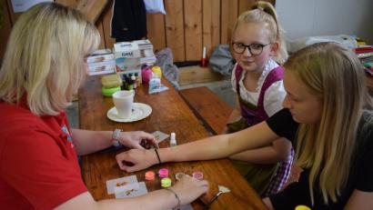 Bild: bnr
Das Schminken war gerade bei Mädchen besonders beliebt.