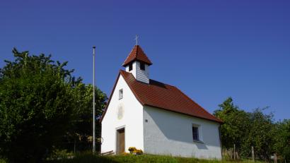 Bild: mmj
Die St.-Anna-Wallfahrtskapelle in Schwarzach wurde 1978 eingeweiht. Am Sonntag, 29. Juli, wird das 40-jährige Bestehen gefeiert.