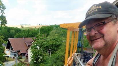 Bild: jml
Noch viel mehr blühende Sträucher, als hier zu sehen, säumen die Treppe am Fuchsberg.