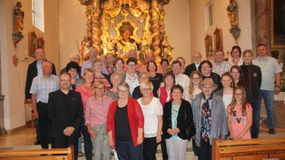 Bild: frd
Nach dem Gottesdienst stellten sich die Mesner in der Pfarrkirche St. Lambert zu einem Erinnerungsfoto auf.