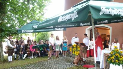 Bild: Portner
Einige Mitglieder der Landjugend Fuchsberg trugen die Fürbitten vor.