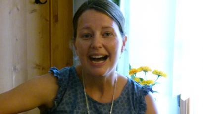 Bild: rn
„Hast du heute schon gelacht?“, fragte Kathrin Karban-Völkl zum Auftakt in einem Lied: Die Kemnatherin referierte unter dem Motto „Packt die Lebensfreud’ ein!“ beim Frauenfrühstück des Katholischen Frauenbundes und versprühte dabei jede Menge gute Laune.