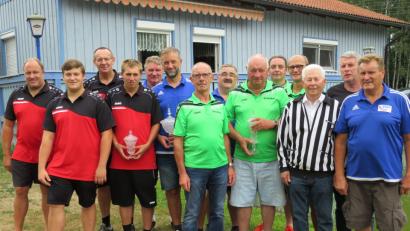 Bild: adj
Souverän sichert sich der FC Kaltenbrunn (blaues Trikot) den Sieg in einer Doppelrunde am Samstagvormittag.