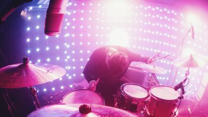 Bild: Christian Simmerl
Trommeln für die "Sünde". Der Kulturverein "Das Sündikat" braucht wieder geeignete Räume, in denen Konzerte wie die von "Van Holzen" 2017 über die Bühne gehen können.