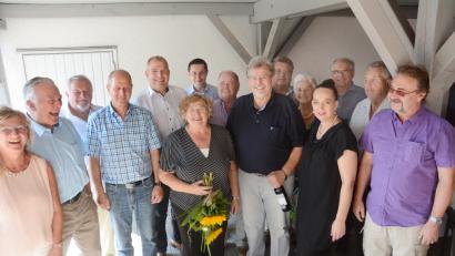 Bild: gsb
Stadtrat Hans Sperrer mit Ehefrau Luise (Mitte) im Kreise der ersten offiziellen Gratulanten.