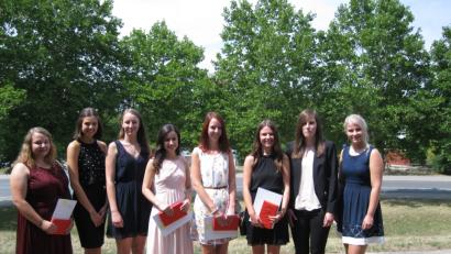 Bild: exb
Mit einer Eins schließen sie die Ausbildung als Steuerfachangestellte ab: Rebecca Ermer (von links), Katharina Glaser, Rebecca Hubmann, Maria Kummer, Julia Meckl, Janina Meier, Christina Pinter und Sandra Schön.