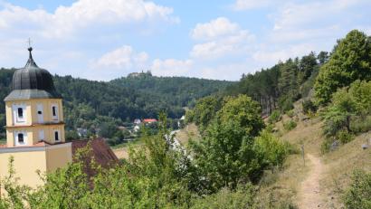 Bild: bö
In der Gegend von Stettkirchen liegen Geschichte und Natur mustergültig im Einklang, wenn es um die Fauna-Flora-Habitat-EU-Richtlinie geht.