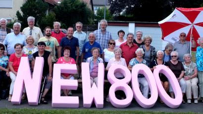 Bild: le
Nachbarschaftliche Bande werden beim Treffen der beiden AWO-Ortsvereine von Neustadt und Floß im Garten des AWO-Heimes gepflegt.