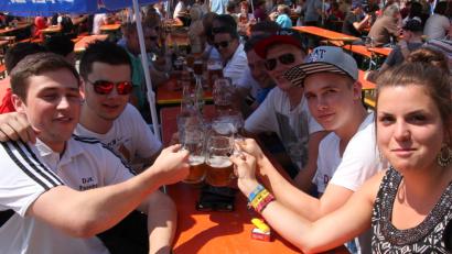 Bild: wro
Frischer Zoigl darf beim Bürgerfest in Falkenberg freilich nicht fehlen. Die Bürgerfestorganisatoren und Vereine hoffen auf sommerliches Wetter und viele Besucher am Wochenende.