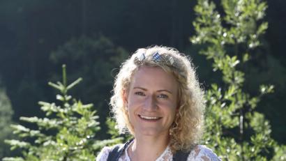 Bild: gz
Den Barthlmarkt in Eslarn bereichert die Bayerische Bierkönigin Johanna Seiler.