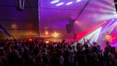 Bild: exb
Die Band "d'Urwaidler" sorgte beim Handballfest für Stimmung.