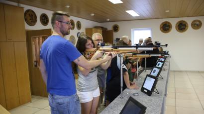 Bild: ral
Der Schützenverein Schmidgaden lädt auch dieses Jahr wieder zum Schießen mit dem Lichtgewehr ein.